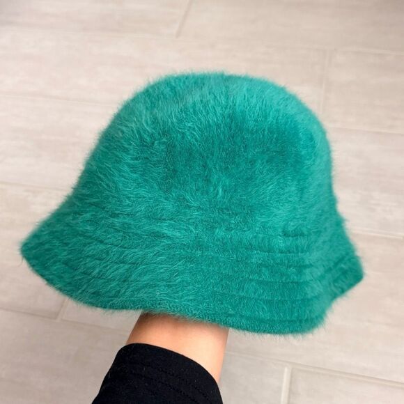 Aerie Accessories - Aerie Faux Fur Fuzzy Bucket Hat Green One Size 90s 00s Hip-Hop Wide Brim Trendy